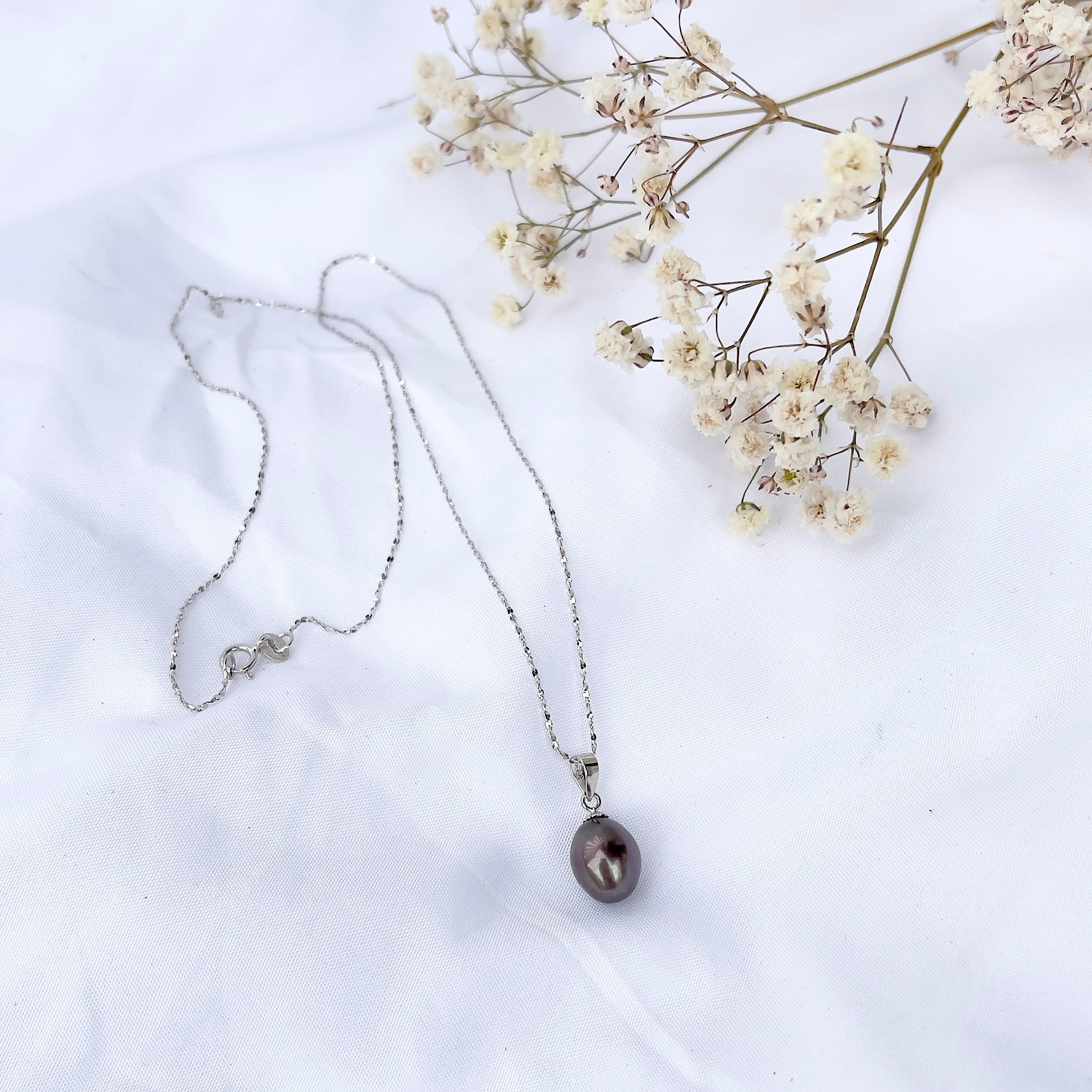 Peacock Pearl Necklace