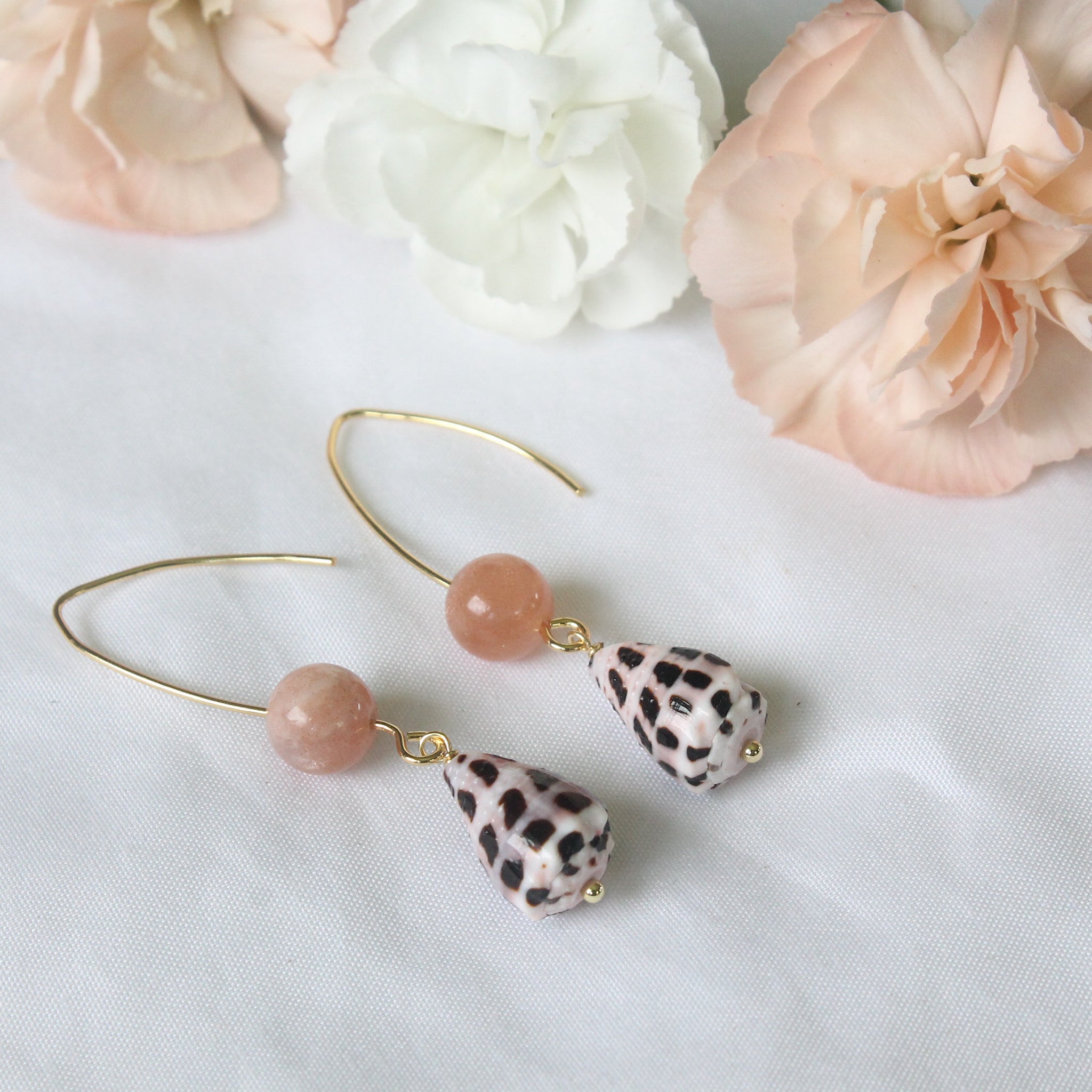 Hebrew V-Earrings