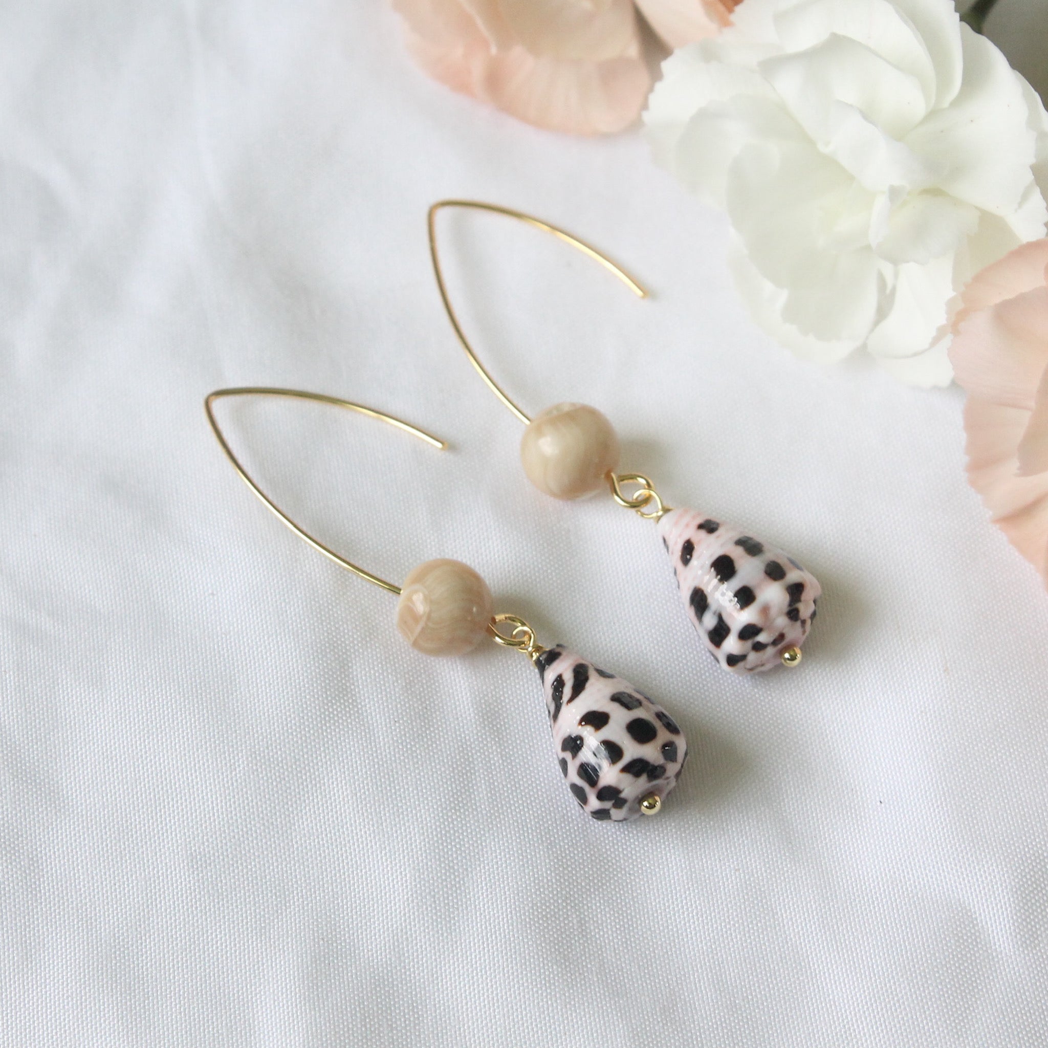 Hebrew V-Earrings