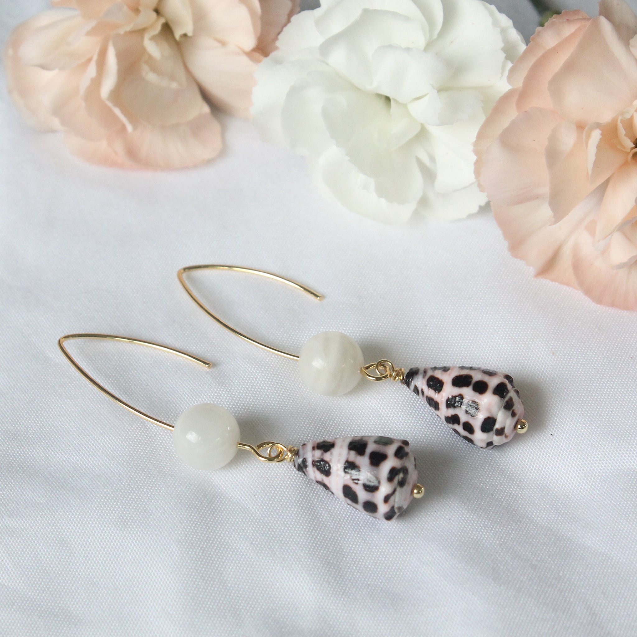 Hebrew V-Earrings
